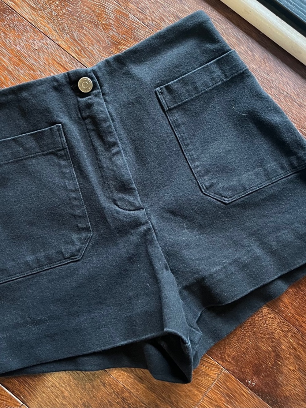 Wilfred Free twill high-waisted mini shorts